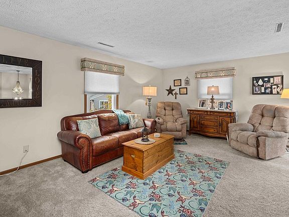 3rd image of 2422 E 51st St