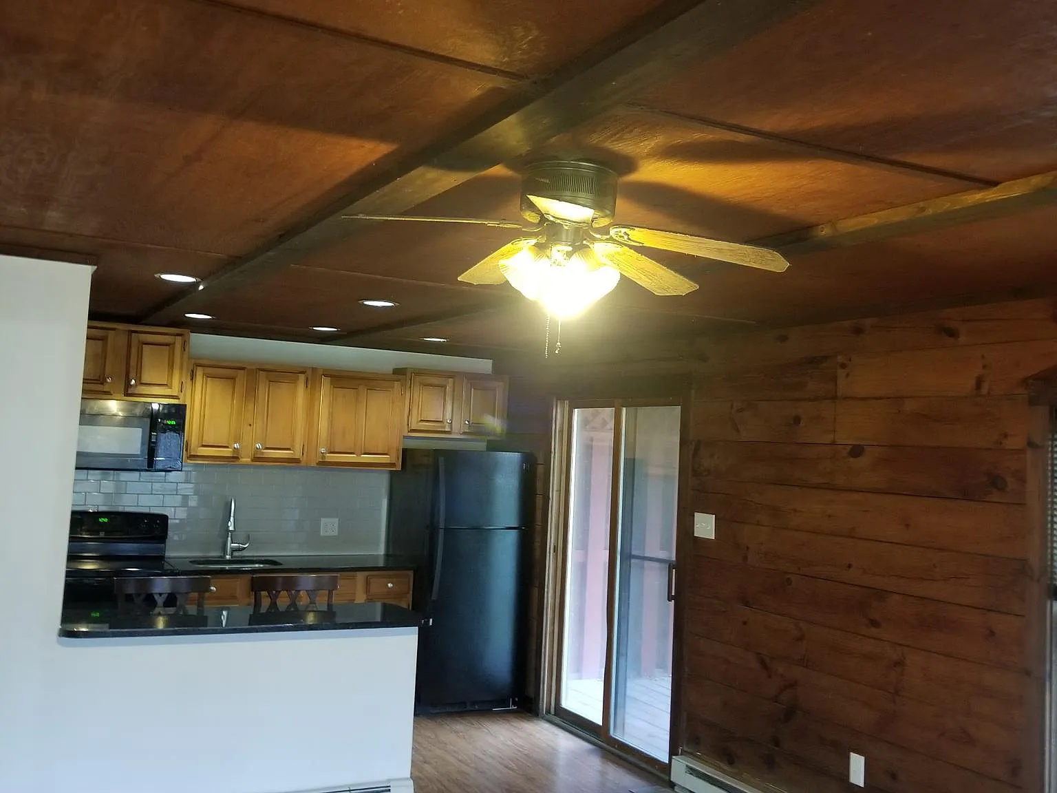 2 bed, 680 sqft, $1,458 — Photo 2