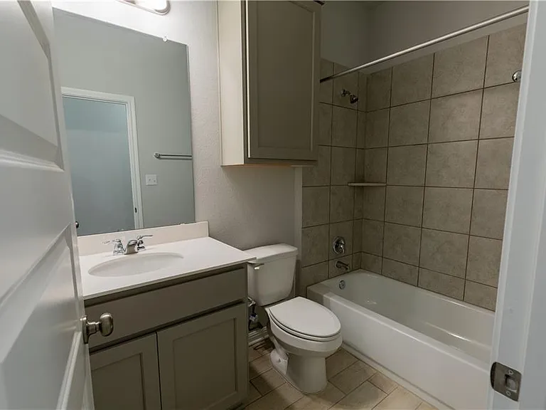 2020 Pecan Island Dr — Photo 16