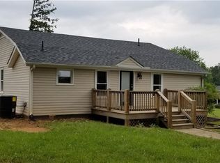 692 Whitaker Chapel Rd, Pilot Mountain, NC 27041