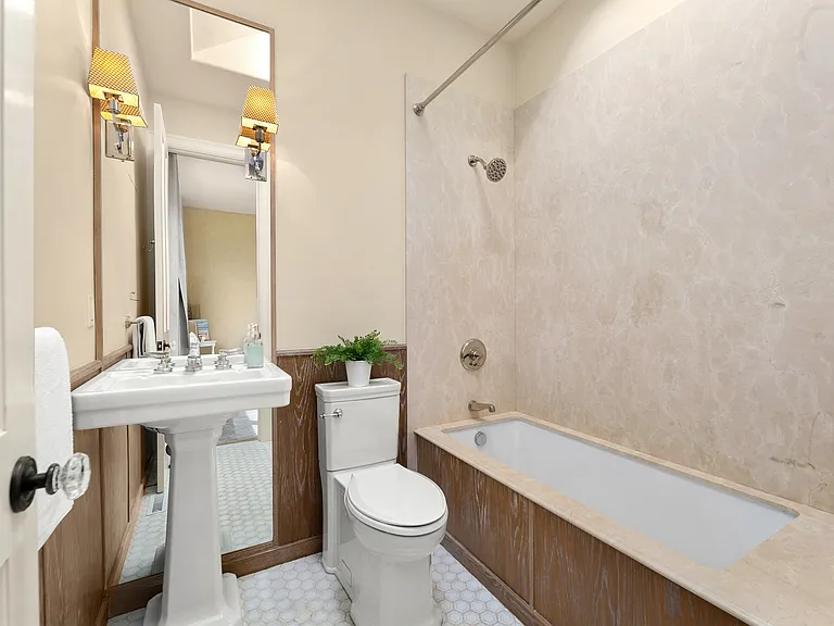 9676 Evergreen Dr NE — Photo 32
