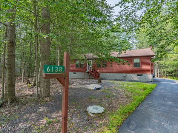 6138 Chickasa Dr, Pocono Lake, PA 18347