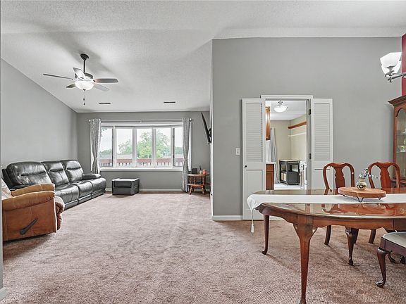 4th image of 6208 Greenbriar Ln SW Unit C