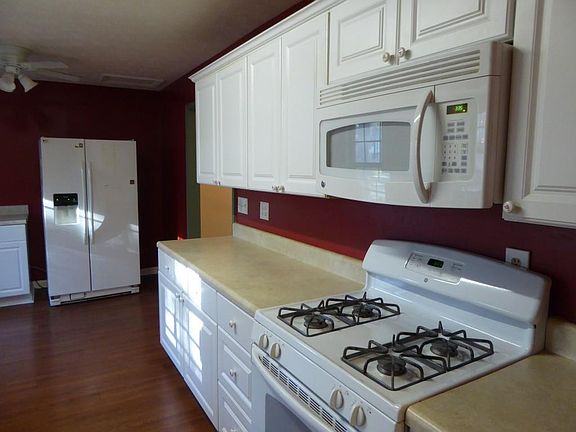5th image of 1586 Danbury Dr