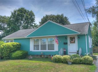 15 Burgess Pl, Groton, CT 06340