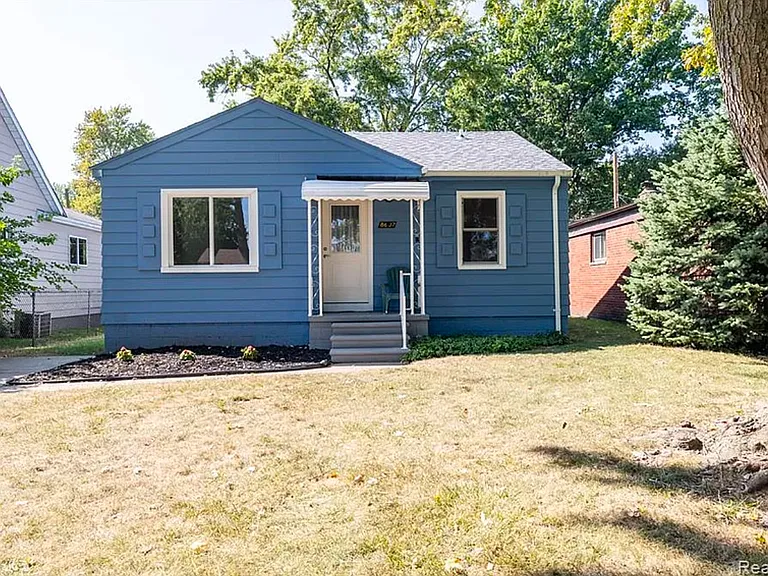 8637 Robindale Ave — Photo 11