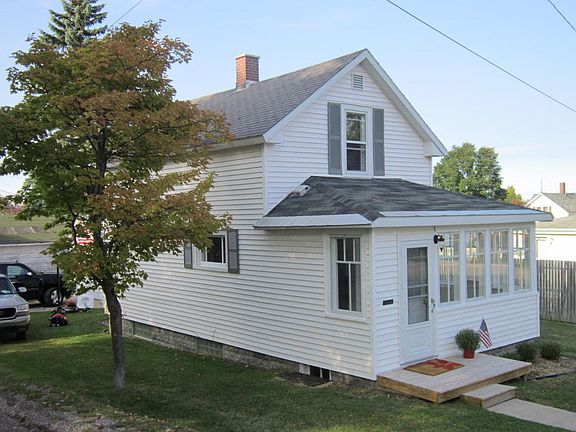 5th image of 340 W Ontario St