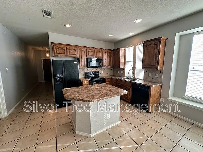Building Photo - 420 Donagon Ct