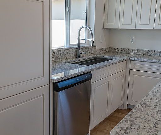 5th image of 6 Adobe Ln