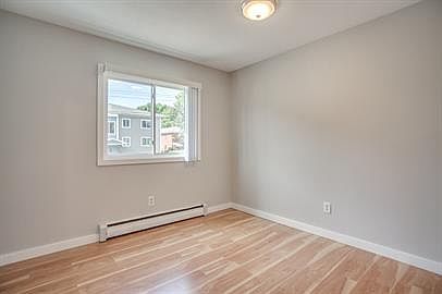 3rd image of 744 Polk St NE #8