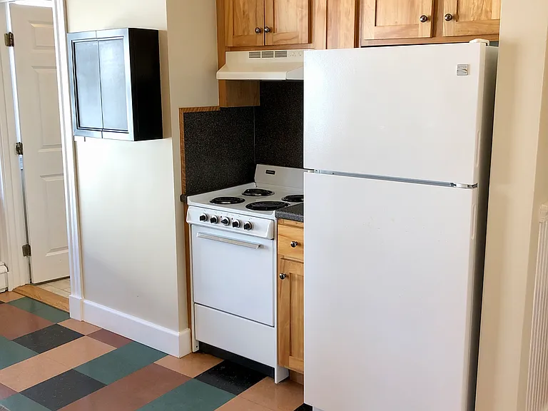 693 Somerville Ave #5 — Photo 3