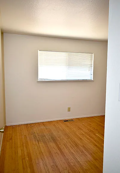 411 Clark Dr — Photo 23