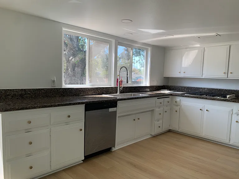 326 Las Riendas Dr — Photo 12