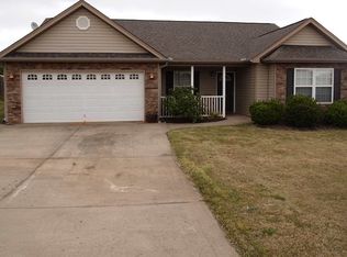 352 Bent River Dr, Inman, SC 29349