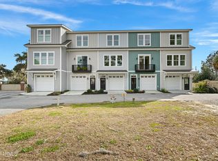 100 Battery Creek Club Dr, Beaufort, SC 29902