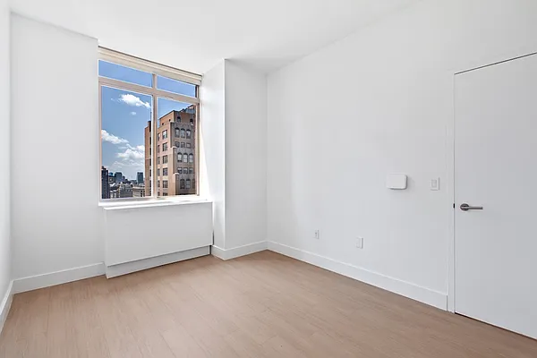 Rented by Greystar | media 5