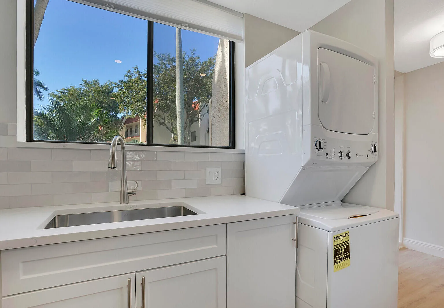 2 bed, 1.5 bath, 1080 sqft, $2,000 — Photo 3
