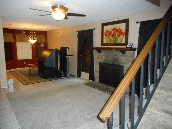 3rd image of 305 Spanish Moss Dr