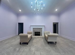 Commercial Space! Perfect for fitness/yoga studio, photography studio/ gallery, retail, or other ..., Dandridge, TN 37725