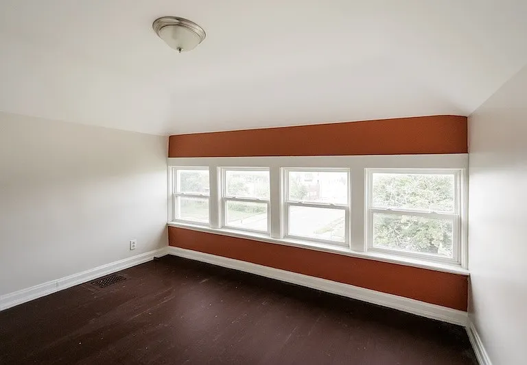 2202 Lothrop St — Photo 10