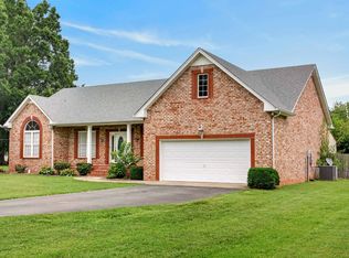 513 N Russell St, Portland, TN 37148
