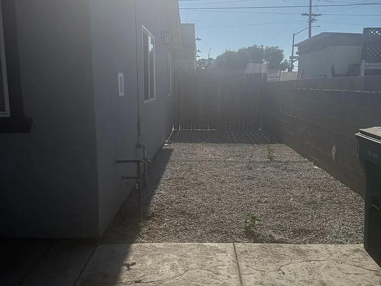 3307 S Phelps St — Photo 4