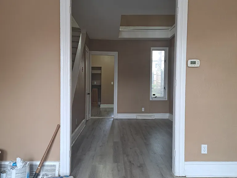 134 N Hall St — Photo 5