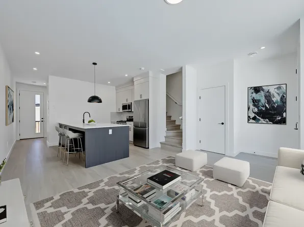 239 27th Ave NE, Calgary, AB T2E 2A1