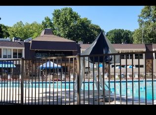 437 Clubhouse Ct, Coram, NY 11727