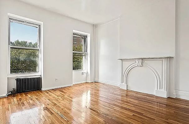 1st image of 11 Abingdon Sq #4R