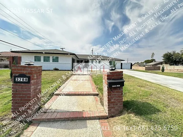 3208 Vassar St, Bakersfield, CA 93306