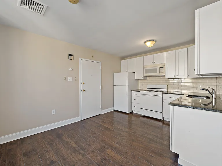 443 Fairmount Ave #C — Photo 3