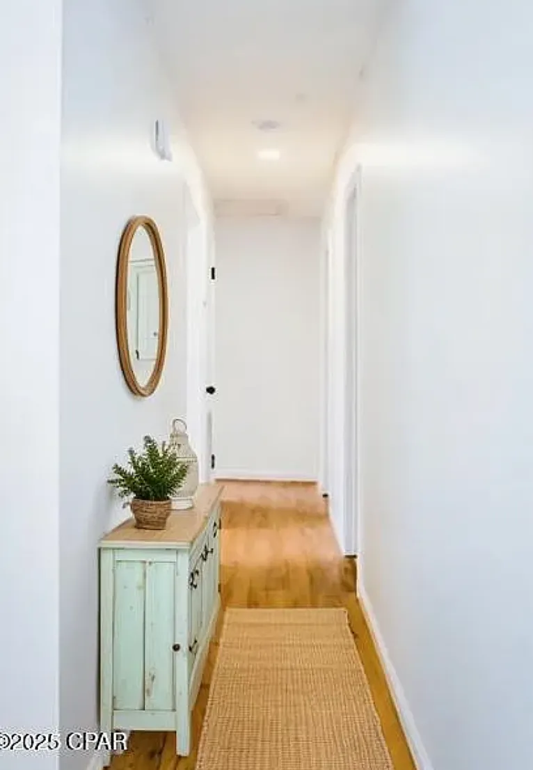 3 bed, 1205 sqft, $2,100 — Photo 2