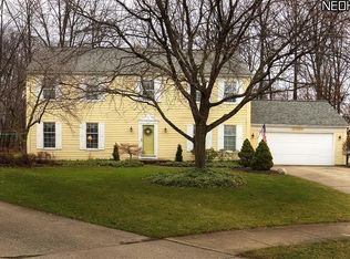 27660 Southbridge Cir, Westlake, OH 44145