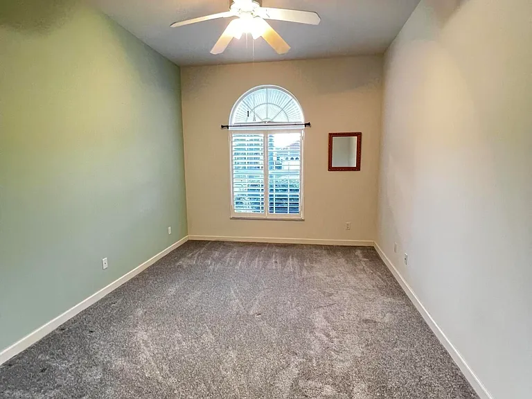742 SW Aruba Bay — Photo 4