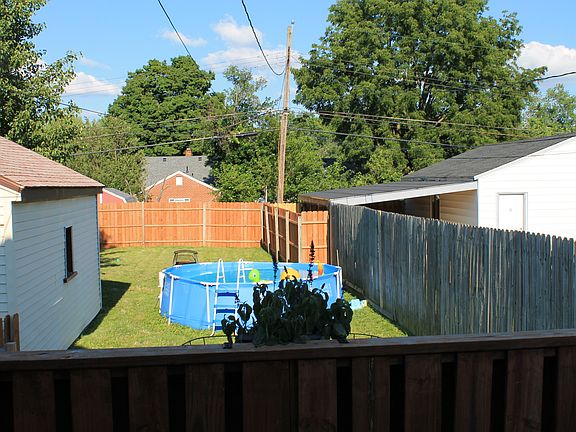 3rd image of 2720 Ferncliff Ave