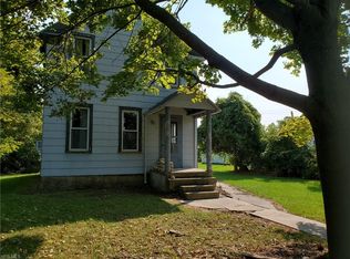 314 Division St, Kelleys Island, OH 43438