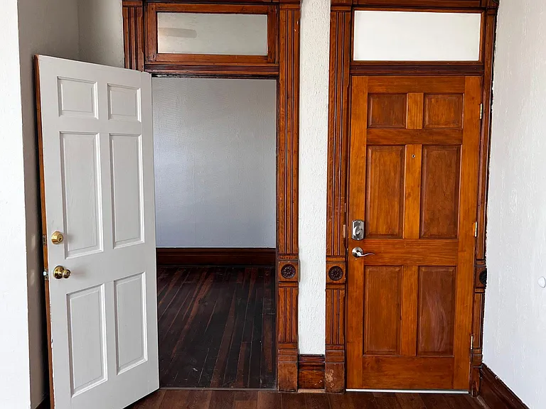 107 S College Ave #4 — Photo 2