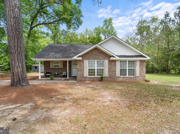 606 Mary Lee St, Claxton, GA 30417