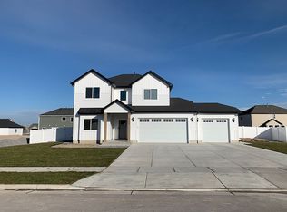 277 W 500 S, Hyde Park, UT 84318
