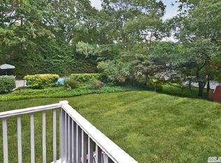 60 Grandview Ln, Smithtown, NY 11787
