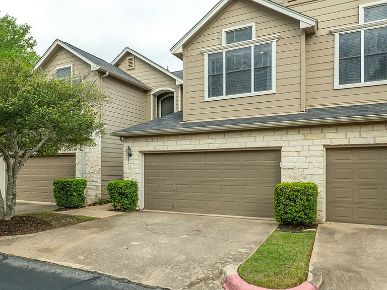 4501 Whispering Valley Dr #3 — Photo 3
