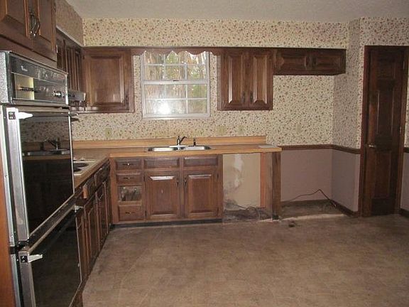 3rd image of 308 Clearlake Dr W