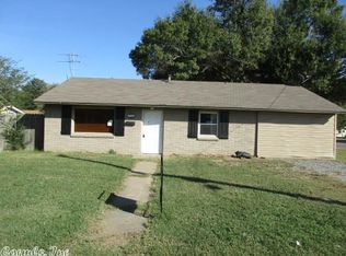1923 S Spring St, Stuttgart, AR 72160