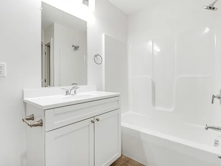 Winchester Woods Apartments — Photo 11
