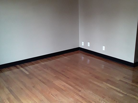 3rd image of 4536 Broadway Unit 5-C