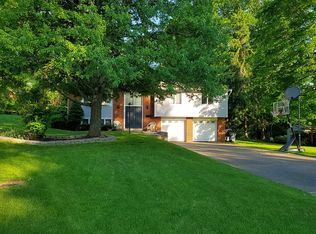 1351 Rose Cir, Pittsburgh, PA 15241