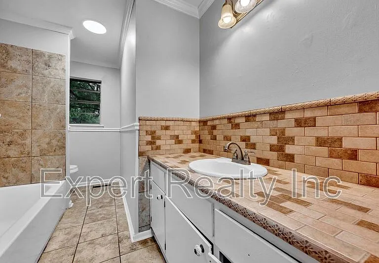 1256 15th St SW — Photo 19