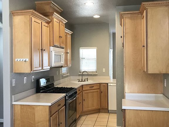 4th image of 10604 Siskiyou Ln
