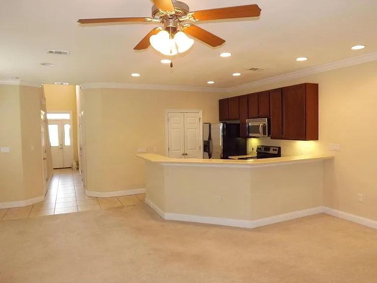 321 Nathey Ave — Photo 2